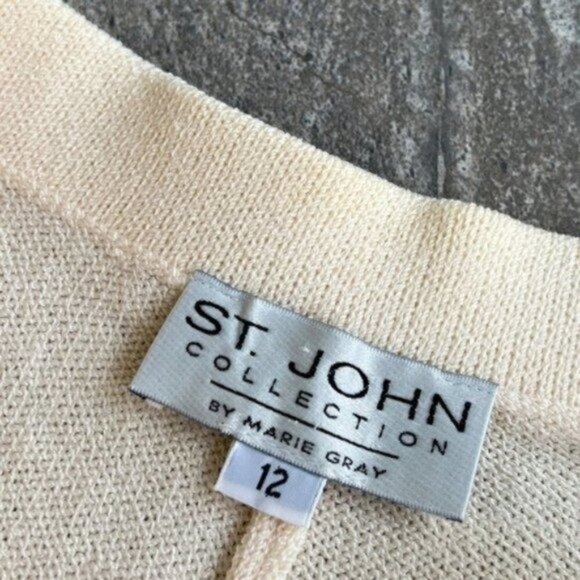 St. John Vintage Santana Knit High Waist Shorts Size 12 With Pockets Beige - Picture 9 of 13